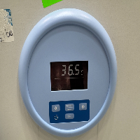 VWR 2.6CF Gravity Incubator image 2